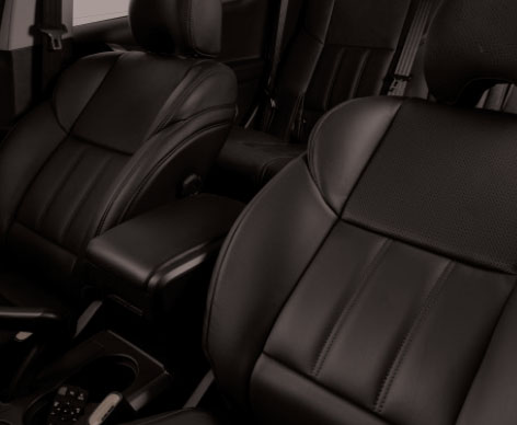 Black leather seats (W8)